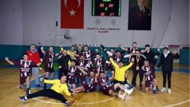 Hentbol 2. Ligi: Elazığ Gençlikspor: 30 Van Erek Beş Yıldızspor: 27