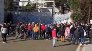 Arnavutluk'ta zorunlu Kovid-19 aşılamasına karşı protesto