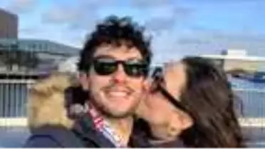 Ünlü oyuncudan romantik sevgili kutlaması