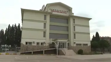 Meslek liseliler glüten ve şeker içermeyen kek üretti