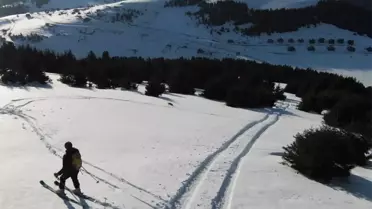 Karla kaplı Kümbet Yaylası'nda dağ kayağı etkinliği yapıldı