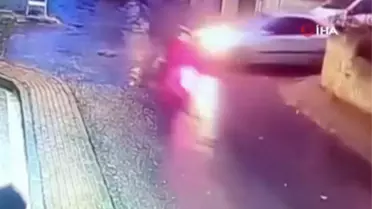 Siparişe giden motosikletli kuryeye otomobil çarptı