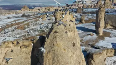 Karla kaplanan Kapadokya turistlerin beğenisini topladı