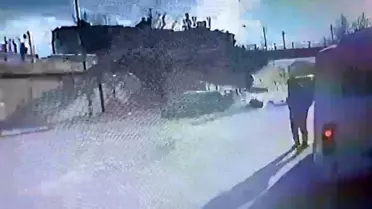 Alkollü sürücünün makas atmak isterken çarptığı kurye can verdi... O anlar kamerada