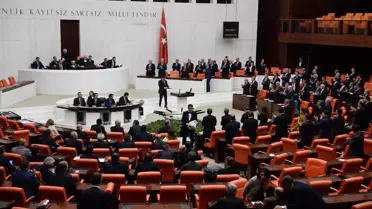 Memur ve emekliye ek zammı da içeren kanun teklifi kabul edildi