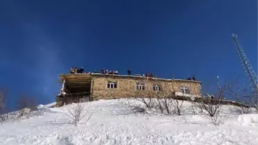 VAN'DA TİPİ VE KARDA MAHSUR KALAN 250 KİŞİYİ EKİPLER KURTARDI