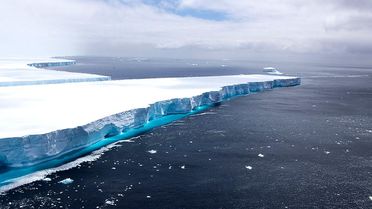 Bir zamanlar dünyanın en büyüğü olan buzdağından milyarlarca ton okyanuslara karıştı