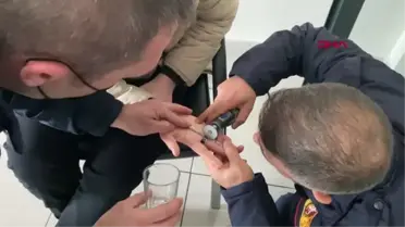 YUNUS EMRE'NİN PARMAĞINA SIKIŞAN YÜZÜĞÜ İTFAİYECİLER KESEREK ÇIKARDI