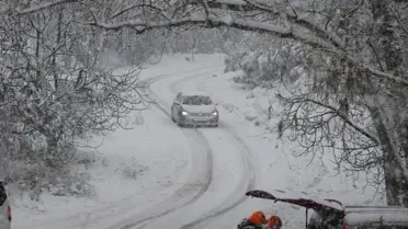 Antalya ve ilçelerinde kar yağışı etkili oldu