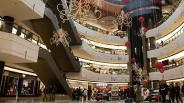 Yoğun kar yağışı nedeniyle 3 bin kişi AVM'de sabahladı