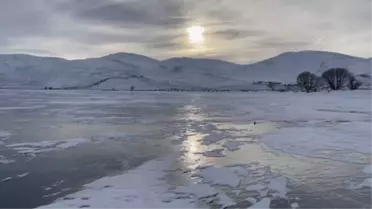 Son dakika haberi... Buzla kaplı Çıldır Gölü'nde sema gösterisi yaptı