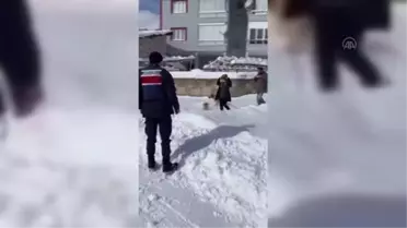 Karla mücadele ekipleri 'acil' vakalar için seferber oldu