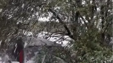 Çatalağzı beldesinde heyelan nedeniyle yol trafiğe kapatıldı