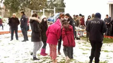 Kaymakamdan Roman çocuklara sucuk partisi