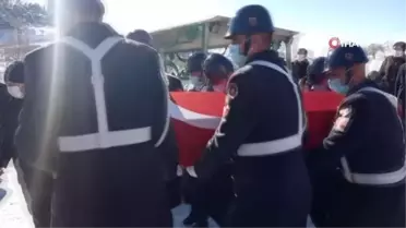 Yaşam savaşı 21 gün süren Jandarma Uzman Çavuş Samet Yıldız son yolculuğuna uğurlandı