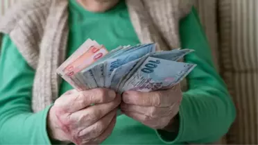 Geçinemeyen adam, eşine yoksulluk nafakası açtı! Mahkeme adamı haklı buldu