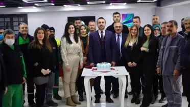 Başkan Tanır'dan belediye personellerine doğum günü sürprizi