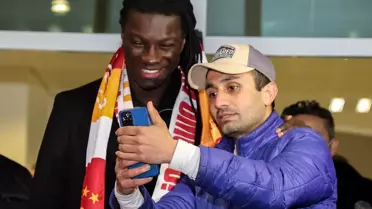 Bafetimbi Gomis, Galatasaray için İstanbul'da