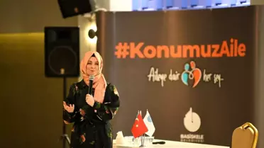 Yazar Hatice Kübra Tongar, vatandaşlarla buluştu