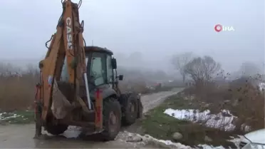 Büyükçekmece'de boş alandaki aramada vidanjör desteği