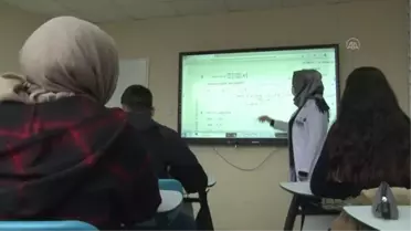 DİYARBAKIR - Öğrenciler yarıyıl tatilini Akademi Lise ve Bilgievi'nde geçiriyor