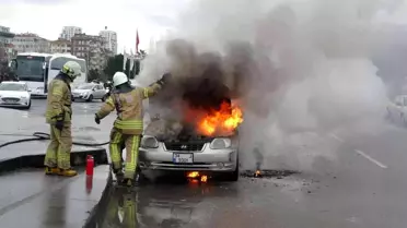 Kartal'da otomobil alev aldı, baba ve minik kızı kendisini dışarı attı