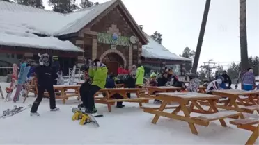 Öğrenciler yarıyıl tatilinin son günlerinde de Cıbıltepe'de kayak yaptı