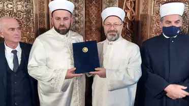 Diyanet İşleri Başkanı Erbaş, Karadağ İslam Birliği Başkanı Rıfat Feyziç'e Menşur verdi