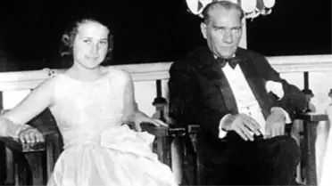 Atatürk ile fotoğraf çekilen kız çocuğunun Müzeyyen Senar olduğu iddiası