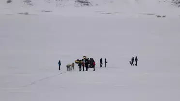Milli sporcu Erken, buz altı dalış rekoru için Tödürge Gölü'nde antrenman yaptı