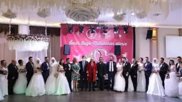 14 çift, 14 Şubat Sevgililer Günü'nde dünya evine girdi