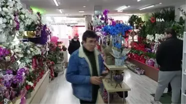 Gülün dalı 30 TL oldu... Sevgililere gününü pahalılık vurdu