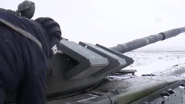 Rus tankları, Leningrad bölgesinde tatbikata katıldı