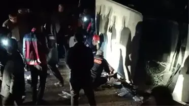 Batman'da feci kaza! Saman işçilerini taşıyan minibüs şarampole yuvarlandı: 1 ölü, 6 yaralı