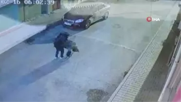 Arnavutköy'de işyerinin önündeki el arabası böyle çalındı