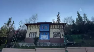 Karagöz ve Hacivat'la tanıştığı müzede 'en genç hayali' unvanıyla oyunlarını sahneliyor