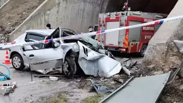 Amasya'da otomobil tünel girişine çarptı: Anne ve oğlu can verdi