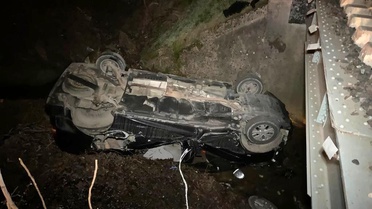 Çatalca'da kamyonet yük treniyle çarpıştı: 2 yaralı