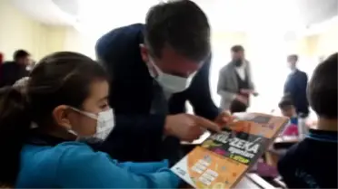 KAHRAMANMARAŞ - Türkoğlu Belediyesi'nden öğrencilere 'akıl ve zeka oyunları' kitapları hediye edildi