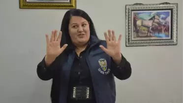 ŞİDDET MAĞDURU DUYGU DANIŞMAN OLDU, BAĞIMLILARA REHBERLİK YAPIYOR