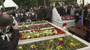 Eski başbakanlardan Necmettin Erbakan kabri başında anıldı