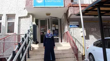 28 Şubat mağduru öğretmenlik hayalini kadınlara Kur'an Kerim öğreterek gerçekleştirdi