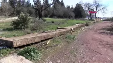 ANTALYA'DA HORTUM; MEZARLIKTA HASAR MEYDANA GELDİ