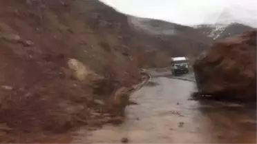 Heyelan nedeniyle kapanan mahalle yolu ulaşıma açıldı