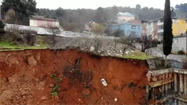 Kartal'da şiddetli yağış inşaatta toprak kaymasına neden oldu