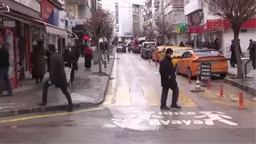 Vatandaşlar açık alanda maske takmayı sürdürdü