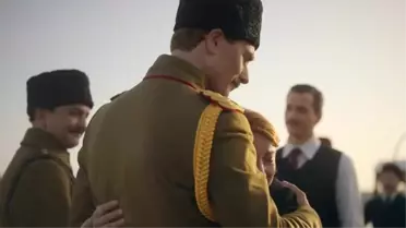 Yargı'nın Cüneyt'i, Atatürk oldu: Pera Palas'ta Gece Yarısı dizisinde Atatürk'ü o canlandırdı