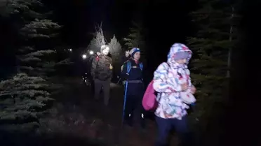 Doğa tutkunları gece yürüyüşünde