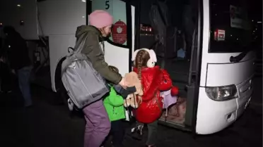 Moldova'ya sığınan savaş mağduru Ukraynalı kadın ve çocuklara Kuşadası kucak açtı