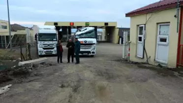 Türkgözü Sınır Kapısı'ndan sadece tırların geçişine izin veriliyor